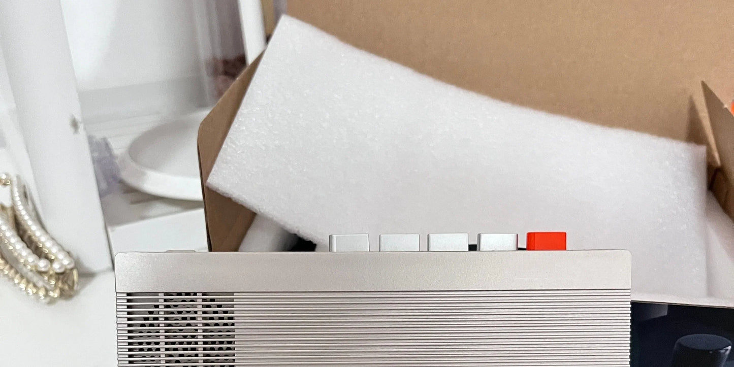 New Bluetooth cassette player Built-in speaker,Connect to Bluetooth speakers or headphone 2000mAh rechargeable Music Walkman