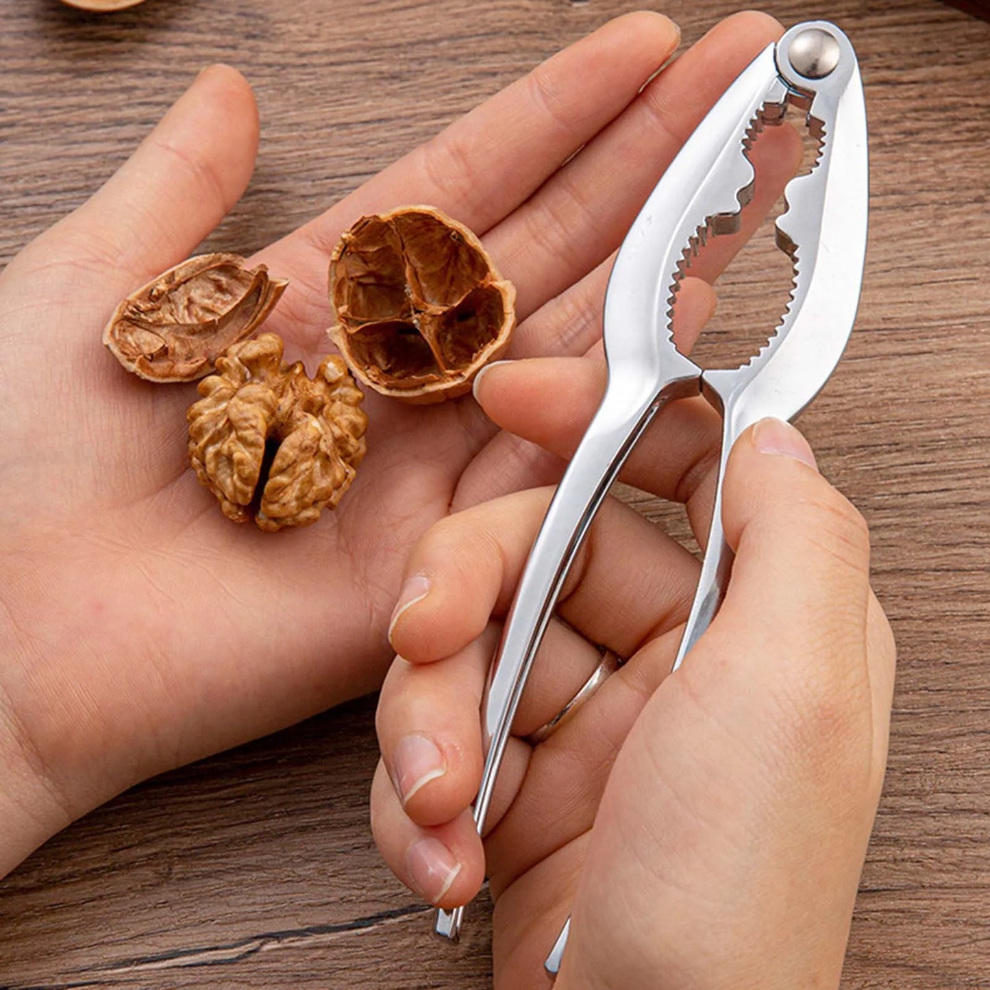 Multifunctional Kitchen Nutcracker Manual Walnut Opener with Comfortable Grip Handle for Pecans All Sorts of Nuts Outdoor Picnic